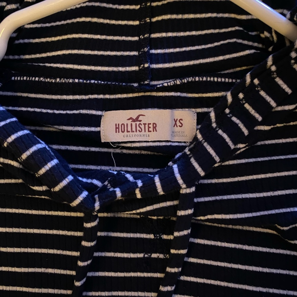 Extra small Hollister cropped, long sleeve tee